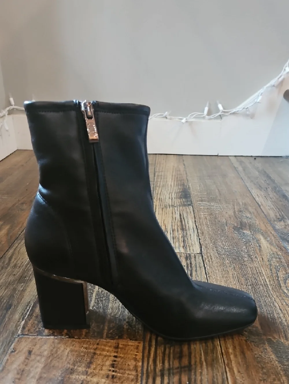 Dkny Black Leather Block Heel Ankle Booties‎
